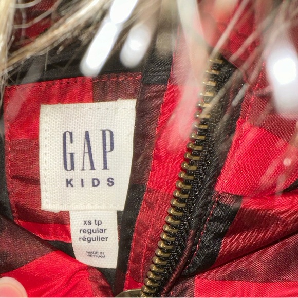 GAP Buffalo Plaid Puffer Vest - Picture 2 of 2